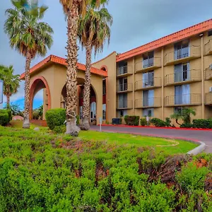 https://embassy-suites-phoenix-airport-at-24th-street.scottsdalehotels.org